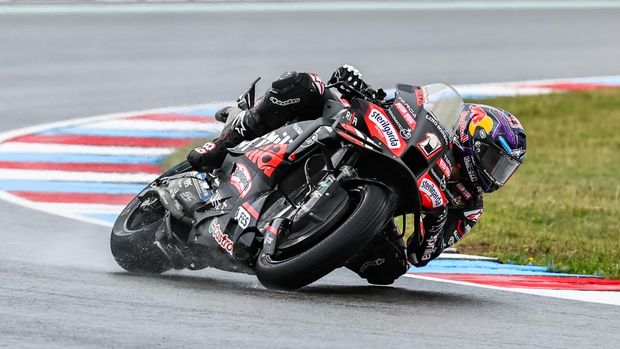 BRNO, CZECH REPUBLIC - JULY 18: Jorge Martin of Spain and  Aprilia Racing during friday's free practice session of the Tissot Grand Prix of Czechia on July 18, 2025 held at Automotodrom Brno Circuit in Brno, Czech Republic. (Photo by Hazrin Yeob Men Shah/Icon Sportswire via Getty Images)