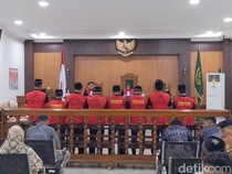 Video: Vonis 6,5-10 Bulan untuk 10 Pesilat Perusak Polsek Watulimo