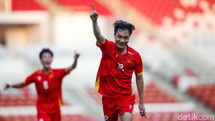 Vietnam vs Filipina berlangsung di Stadion Utama Gelora Bung Karno, Jumat (25/7/2025) sore WIB. Vietnam menang dengan skor 2-1, setelah sempat tertinggal lebih dulu.
