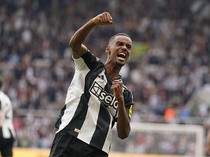 Ditolak Gabung Skuad Newcastle, Alexander Isak Latihan Sendiri