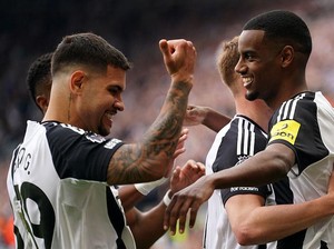 Kapten Newcastle soal Masa Depan Isak: Itu Urusan Klub