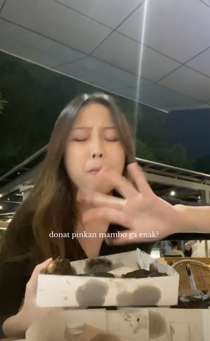 Anak Pinkan Mambo Review Donat Buatan Ibunya Anak Pinkan Mambo Review Donat Buatan Ibunya