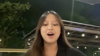 Melihat momen Michelle cicip donat Pinkan Mambo, banyak netizen berkomentar terkait sang ibu. Ini anak Pinkan Mambo kan? tanya seorang netizen. Pinkan Mambo, emak lu itu! sahut netizen lain. Foto: TikTok michelle4shh
