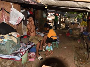 Beras, Rokok hingga Kopi Paling Banyak Dibeli Orang Miskin di RI