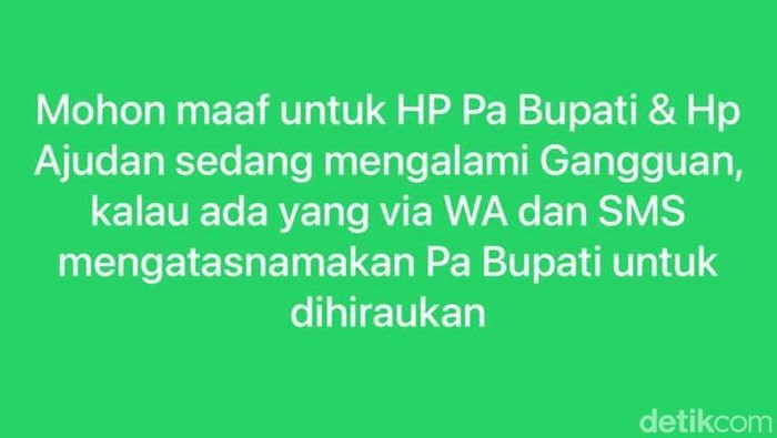 Bukti permintaan uang pelaku kepada salah satu direktur Bank Daerah di Kuningan