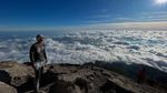 Chef Juna Rayakan Ultah ke-50 dengan Mendaki Gunung Agung Bareng Citra Anidya