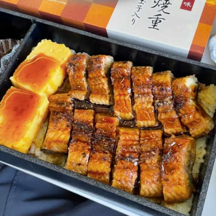 Chef Juna Tampil Keren Saat Masak hingga Belanja Ikan di Tokyo Chef Juna Tampil Keren Saat Masak hingga Belanja Ikan di Tokyo