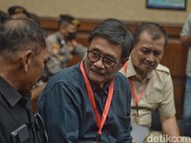 Video: Ganjar Pranowo hingga Eks Wakapolri Hadiri Sidang Vonis Hasto