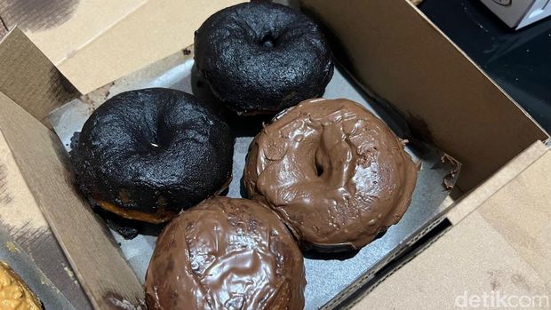 Donat Pinkan Mambo