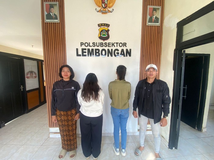 DR dan RB ditangkap polisi karena gelapkan dana di Klinik Nusa Medika, Jumat (25/7/2025). (Dok Polsek Nusa Penida)