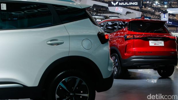 Dua SUV Baru Chery Panaskan GIIAS 2025, Nggak Sampe Rp320 juta Chery Tiggo Cross CSH Hybrid dan Chery Tiggo Cross Sport 1.5T diperkenalkan di panggung Gaikindo Indonesia International Auto Show GIIAS 2025 di ICE BSD City, Tangerang, Rabu (23/7/2024).