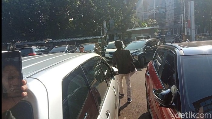 edward akbar edward akbar