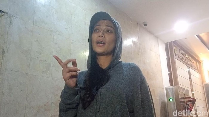 Erika Carlina Gak Berharap Dinikahi DJ Panda