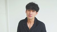 Fendy Chow mengatakan baru pertama kali melakukan penerbangan pisah pesawat dengan istri. Belum bisa ninggalin anak sampai segitunya, katanya. (Foto: dok Instagram fendychow)
