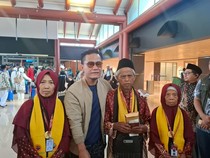 Video Gus Miftah Berangkatkan Umrah Guru Madin di Demak yang Viral
