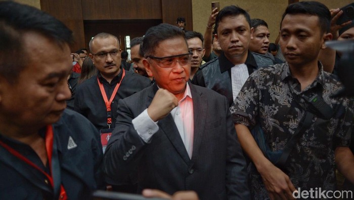Hasto Kristiyanto tiba di Pengadilan Tindak Pidana Korupsi, Jakarta Pusat, Jumat (25/7/2025).