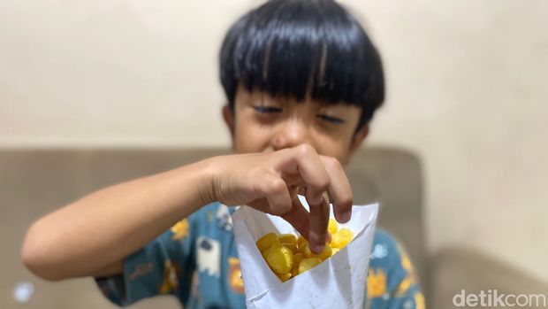 Ilustrasi ciki yang ditukar dengan barang bekas oleh anak-anak tahun 90an