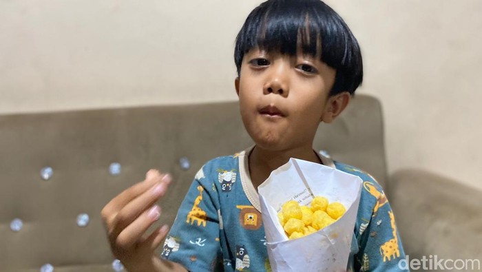 Ilustrasi ciki yang ditukar dengan barang bekas oleh anak-anak tahun 90an