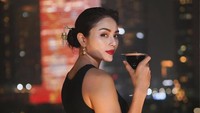 Ismi Melinda lalu ditanya soal pasangan. Ia mengaku tak segan memberi elbow kalau diselingkuhi. Mau sekali, langsung hajar saja, tuturnya. (Foto: dok Instagram ismimelinda)
