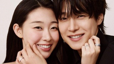 7 Foto Reuni Pasangan Resident Playbook, Uhm Jae Il & Kim Sa Bi Versi Dewasa