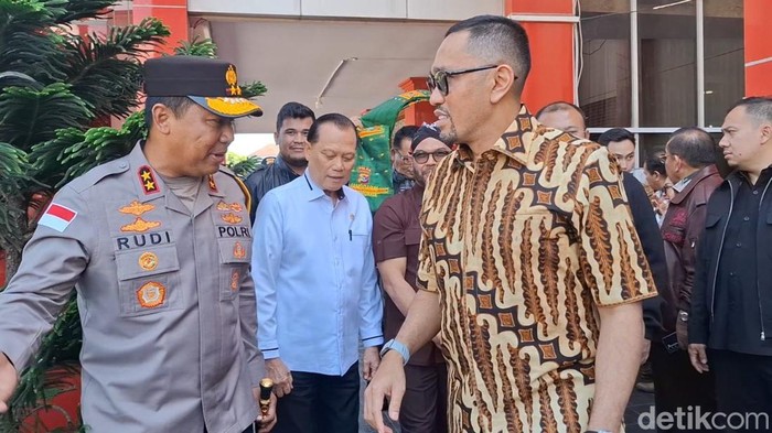 Komisi III DPR RI saat melakukan kunjungan kerja ke Polda NTT, Jumat (25/7/2025). (Foto: Yufengki Bria/detikBali)