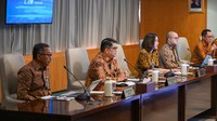 BNI menyampaikan paparan kinerja semester I 2025 di Graha BNI, Jakarta, Jumat (25/7/2025). Hadir dalam kesempatan ini Wakil Direktur Utama BNI Alexandra Askandar bersama jajaran direksi lainnya.  