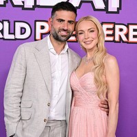 Aktris 39 tahun ini membawa serta sang suami, Bader Shammas, yang mendampinginya di red carpet. Foto: FilmMagic/Axelle/Bauer-Griffin