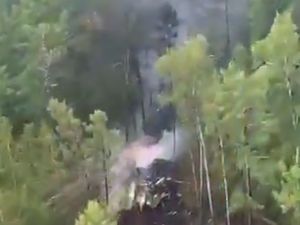Video: Melihat Lokasi Jatuhnya Pesawat Angara Airlines di Rusia