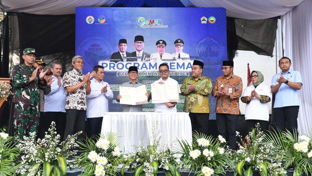 Menteri Desa dan Pembangunan Daerah Tertinggal, Yandri Susanto, meluncurkan Gerakan Menanam Anti Rugi (GEMAR) di Kabupaten Blora, Kamis (24/7/2025).