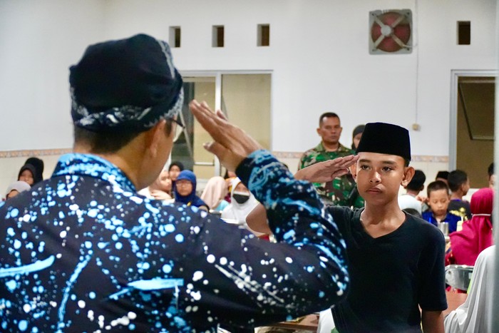 Gus Ipul menegaskan proses penerimaan siswa dilakukan secara terbuka dan melibatkan persetujuan orang tua.
