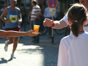 Heboh Bagi-bagi Bir di Pocari Run Bandung, Ini Efek Minum Alkohol usai Marathon