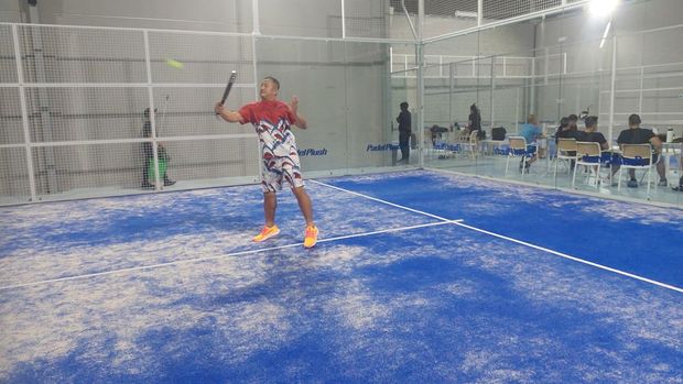 Olahraga padel.