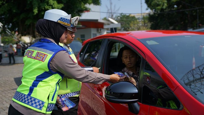 Polda Jateng saat menggelar razia dalam rangka Operasi Patuh Candi 2025 di halaman RRI Kota Semarang, Jumat (25/7/2025).