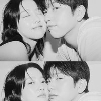 Kini tak sedikit netizen yang mempertanyakan hubungan Park Bo Young dan Jinyoung GOT7 di balik layar, meski hanya pemotretan untuk promosi drama Korea Our Unwritten Seoul. Fan service keduanya dianggap next level. Foto: dok. Elle Korea