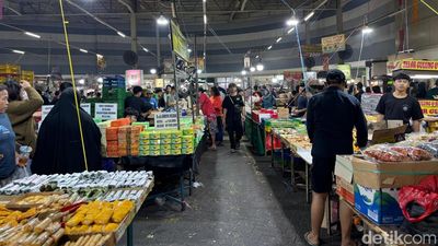Tak Pernah Sepi, Ini Suasana Pasar Kue Subuh Senen Berusia 40 Tahun