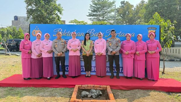 Peletakan Batu Pertama di SPPG Polresta Bogor Kota