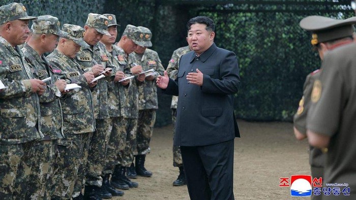 North Korean leader Kim Jong Un urged the soldiers to be ready “for real war” at “anytime”.

PHOTO: AFP