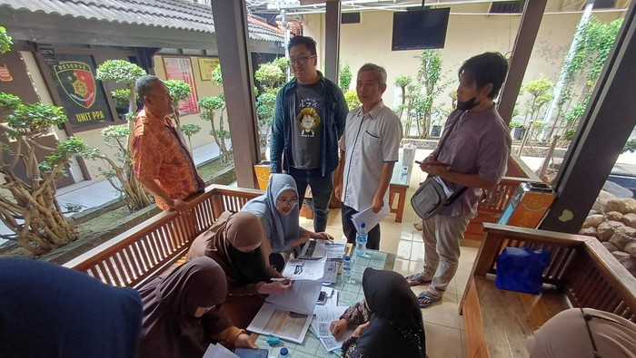 Korban penipuan travel umrah melapor di Polres Lamongan