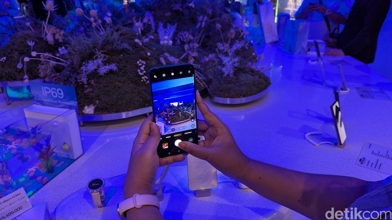 Penjualan perdana Oppo Reno 14 series di Indonesia