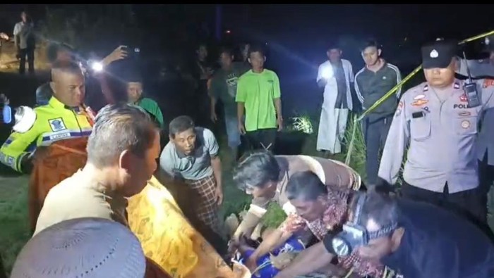 Evakuasi jenazah petani tewas tersetrum jebakan tikus miliknya