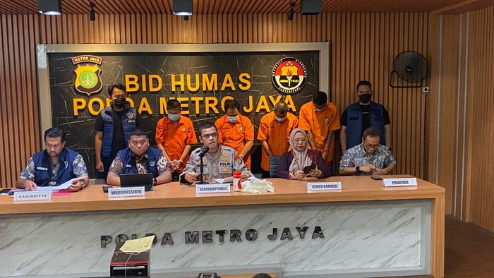Polda Metro Jaya tangkap 4 pelaku manipulasi data kartu SIM handphone