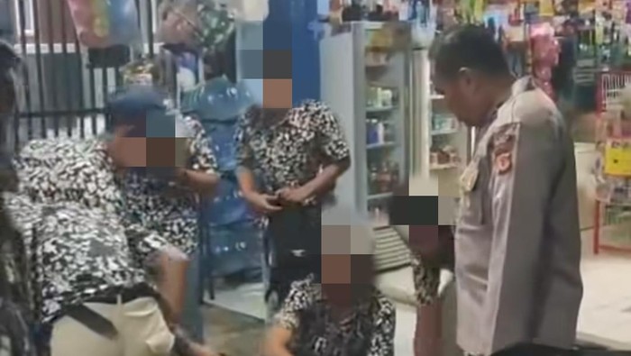 Polisi Razia Tempat Nongkrong Pelajar di Bogor