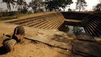 Meski mulanya Preah Vihear ada di bawah kendali Khmer, tetapi lambat laun tidak demikian karena wilayah yang diduduki Khmer dikuasai oleh Thailand modern. Terlebih setelah Kekaisaran Khmer mengalami kemunduran akibat pasukan dari Siam (Thailand masa lalu). Siam pun berhasil menduduki sebagian wilayah Kamboja pada 1794. Foto: Patrick AVENTURIER/Gamma-Rapho via Getty Images