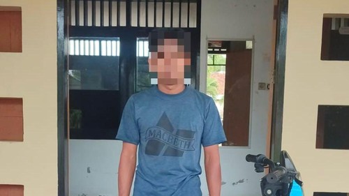 Pria berinisial A (25) ditahan di Polsek Sandubaya, Mataram, akibat menggelapkan sepeda listrik saudara kandungnya. (Dok Polsek Sandubaya)