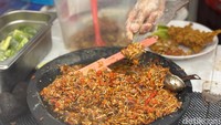 Sambal ikan teri Medan menjadi favorit Melaney. Ia mengatakan bahwa ia sering membuat sambal tersebut untuk makan sehari-hari di rumah. Foto: detikcom/Riska Fitria