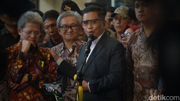 Potret Sekjen PDIP Hasto Kristiyanto Divonis 3,5 Tahun Penjara