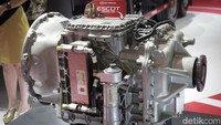 Model terbaru ini menghadirkan mesin 8 liter berstandar Euro 5 yang lebih ringan dan hemat bahan bakar, serta dilengkapi dengan teknologi ESCOT (Efficient Shift Control Transmission), transmisi otomatis cerdas yang telah terbukti efisien sejak pertama kali diperkenalkan pada varian Quester tahun lalu.