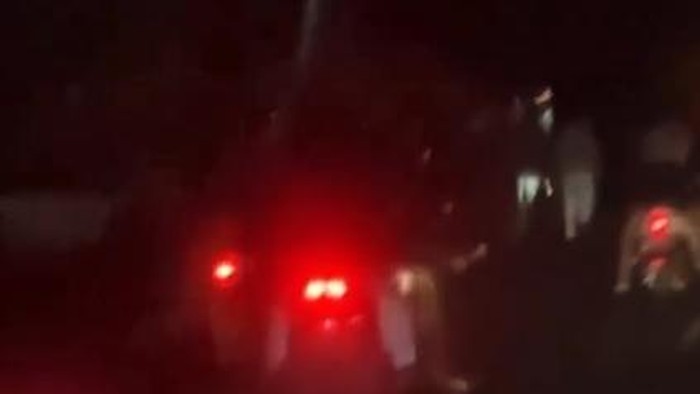 Viral video tawuran antargangster bercelurit di Porong, Sidoarjo.
