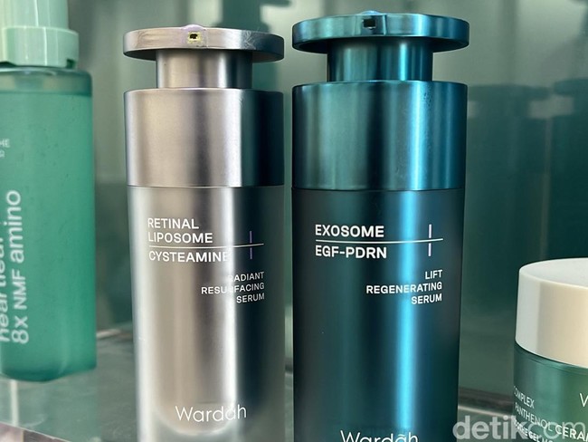 Wardah meluncurkan dua serum baru yang dikembangkan dengan formula yang terinspirasi secara klinis, yang memadukan perawatan kelas profesional dengan perawatan kulit sehari-hari, yaitu Radiant Resurfacing Serum dan Lift Regenerating Serum di Mall Kota Kasablanka, Jakarta Selatan (25/7/2025).