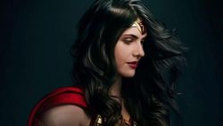 Adria Arjona Vs Alexandra Daddario Disebut-sebut Kandidat Terkuat Wonder Woman